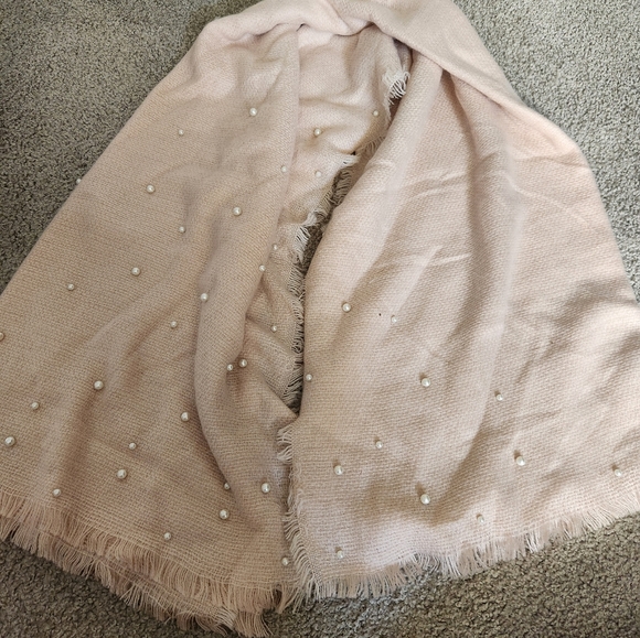 Buckle Scarf - Picture 1 of 4